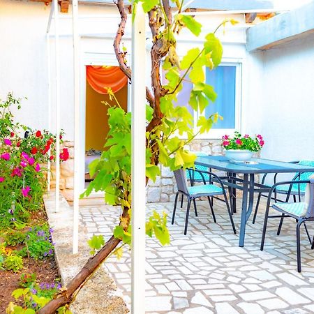 Vacation Home Grill & Chill With 350M2 Garden With Bbq Novi Vinodolski Ngoại thất bức ảnh