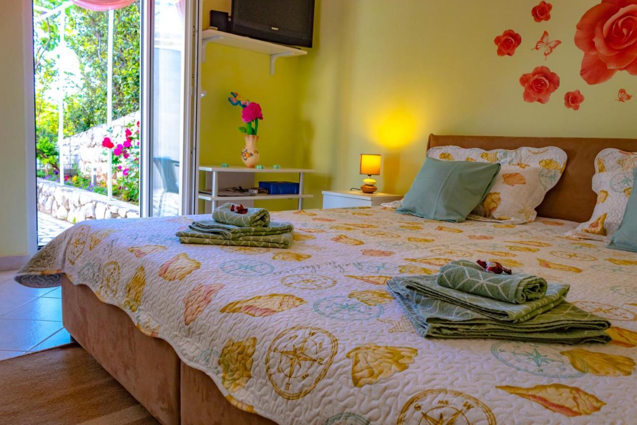 Vacation Home Grill & Chill With 350M2 Garden With Bbq Novi Vinodolski Ngoại thất bức ảnh