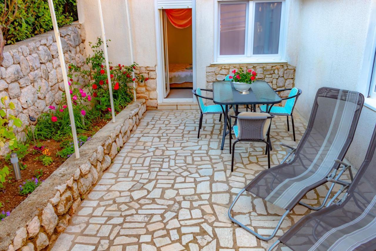 Vacation Home Grill & Chill With 350M2 Garden With Bbq Novi Vinodolski Ngoại thất bức ảnh