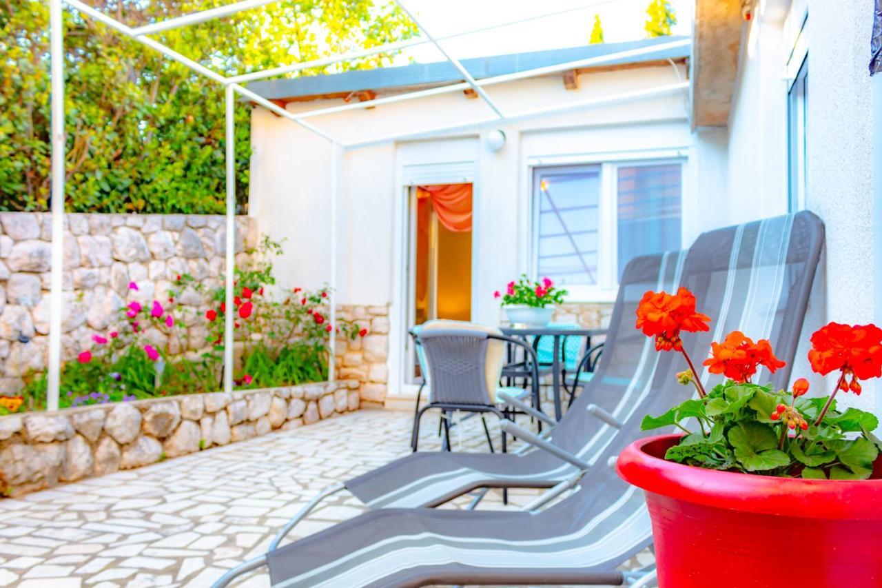 Vacation Home Grill & Chill With 350M2 Garden With Bbq Novi Vinodolski Ngoại thất bức ảnh