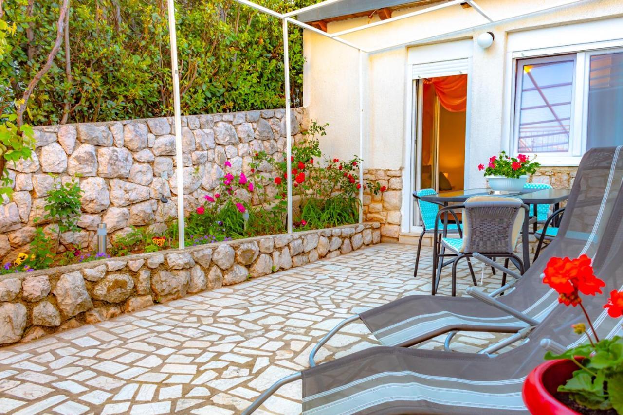 Vacation Home Grill & Chill With 350M2 Garden With Bbq Novi Vinodolski Ngoại thất bức ảnh